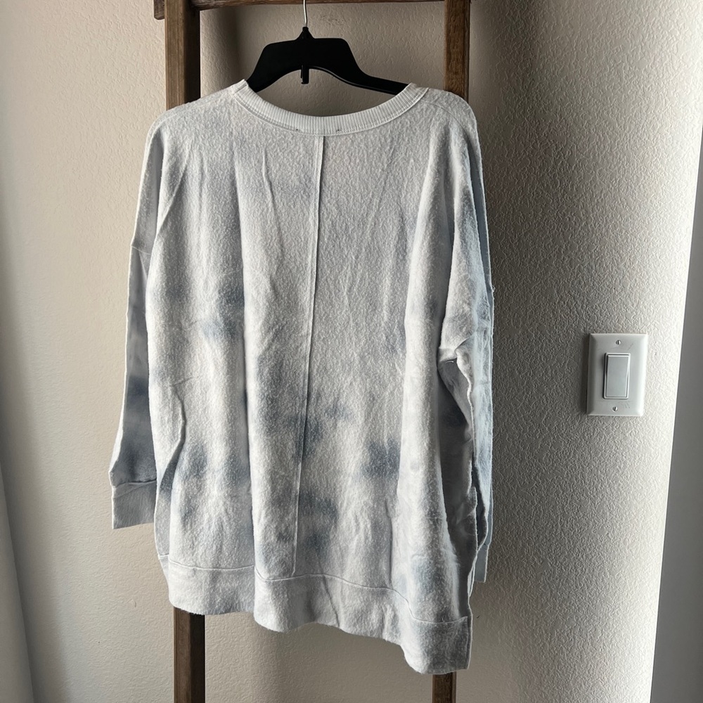 NWT- Lulu‘s - Choosing Chill Blue Tie-Dye Fleece Knit Pullover Sweatshirt - Picture 8 of 15
